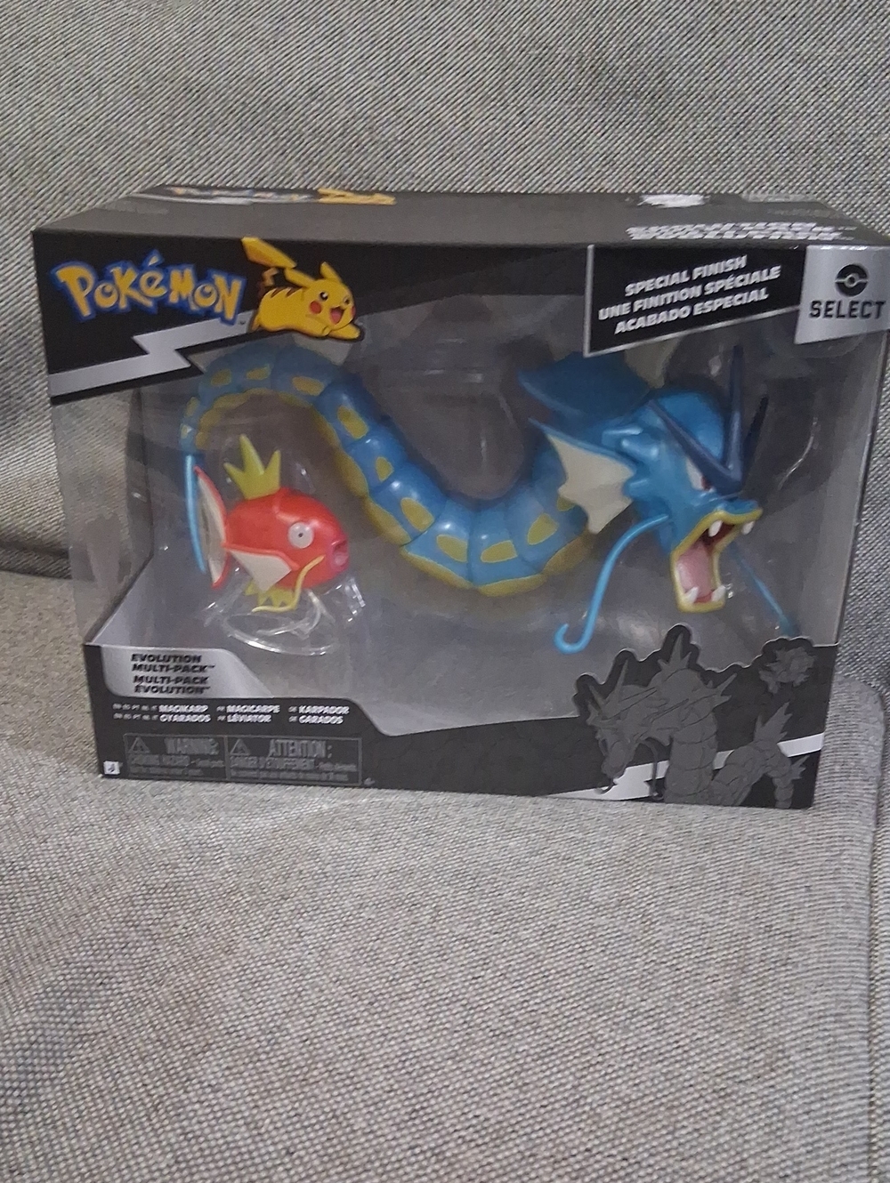 Pokemon Select Blue Gyarados & Red Magikarp Collector Set